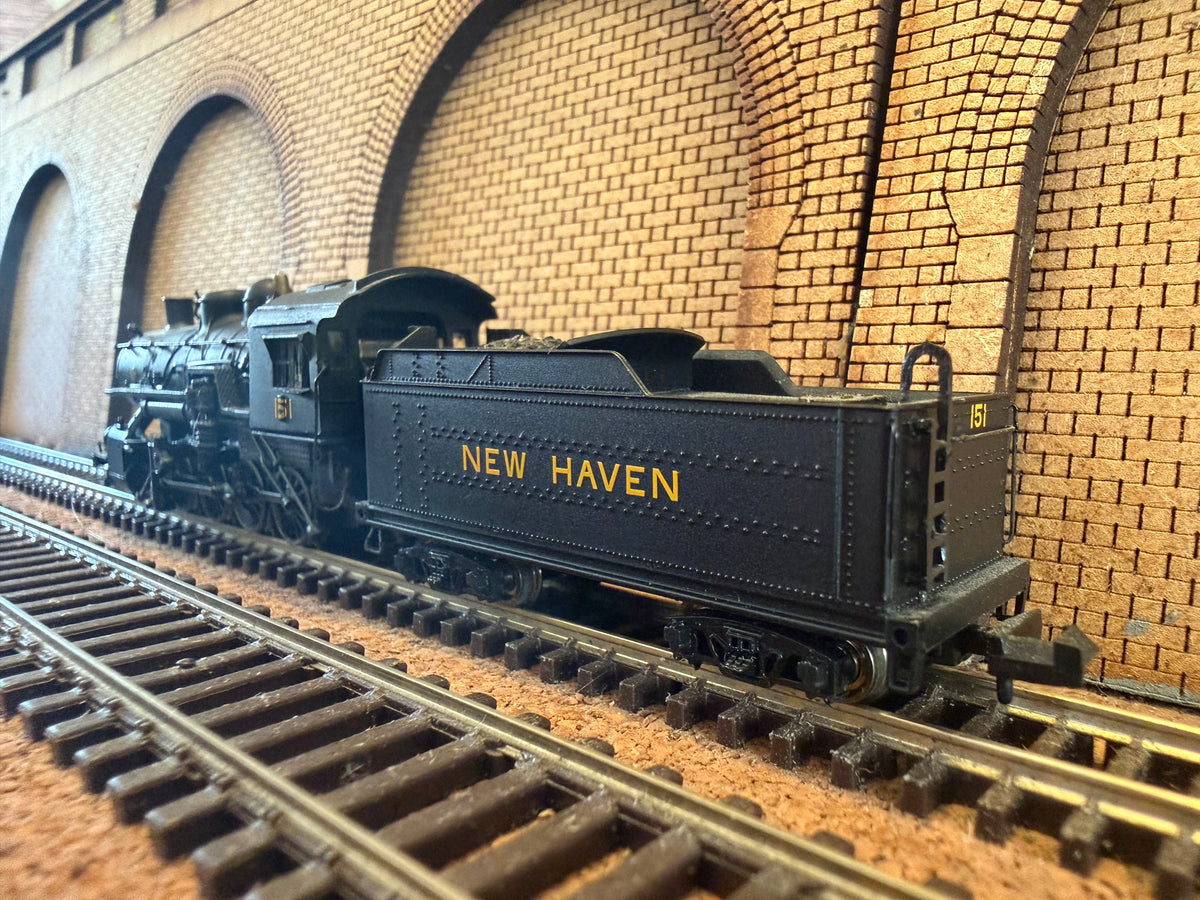 Bachmann Spectrum 81174 (N Scale) Baldwin 2-8-0 Consolidation No.151 with medium tender in New York, New Haven & Hartford Livery. DCC Ready 