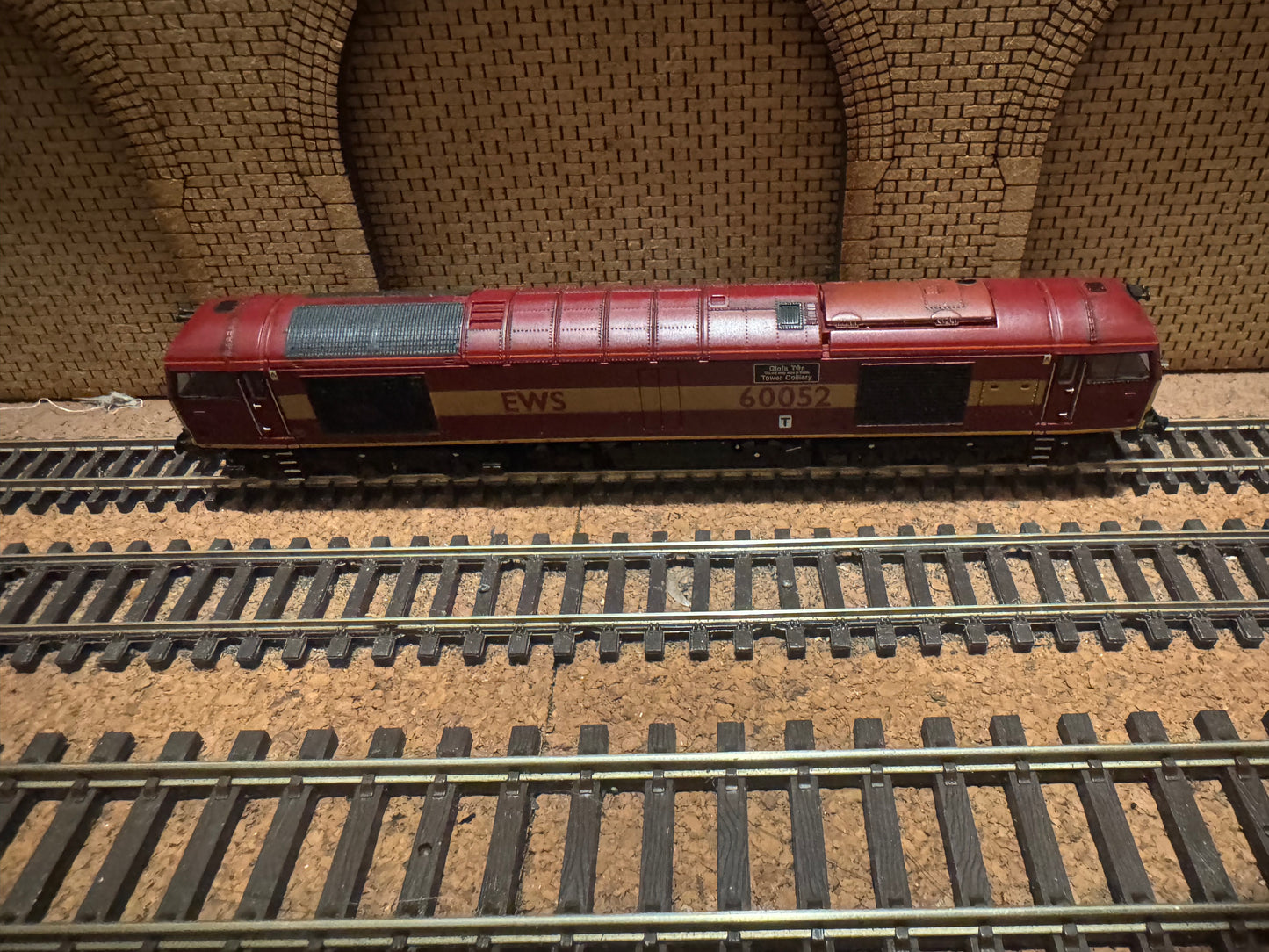 Graham Farish 371-350 (N Gauge) Ex BR Class 60, No.60052 “Glefa Tŵr Tower Colliery” in EWS Livery. 