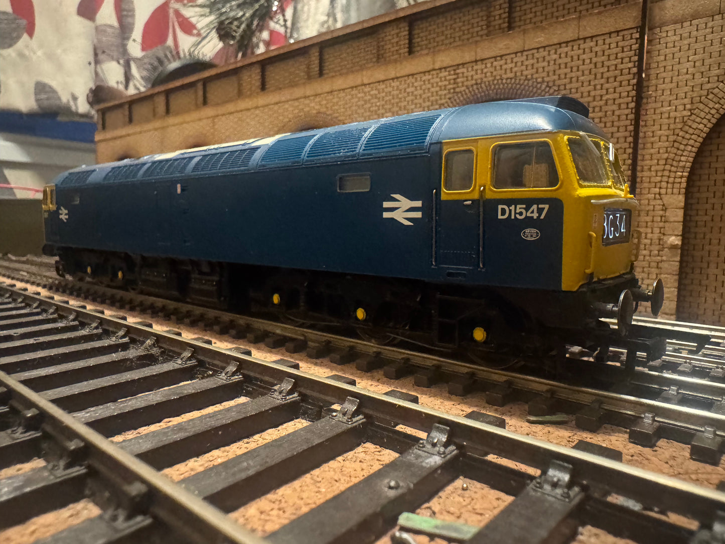 Bachmann 32-805 (OO) British Railways, Brush Type 4 [Class 47] No.D1547 in Pre TOPS British Rail Blue with headcode box. DCC Ready 