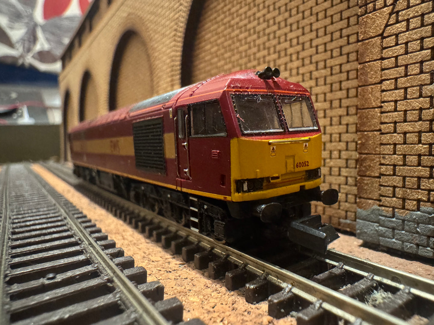 Graham Farish 371-350 (N Gauge) Ex BR Class 60, No.60052 “Glefa Tŵr Tower Colliery” in EWS Livery. 