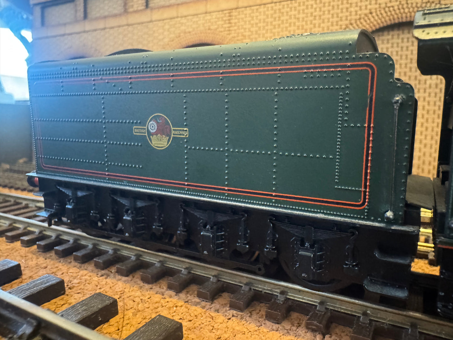 Bachmann 32-556 (OO) British Railways [LNER] ‘Peppercorn’ A1 No.60156 “Great Central” in BR Lined Green with riveted tender. (Shed Code 36A, Doncaster Depot). DCC Fitted 