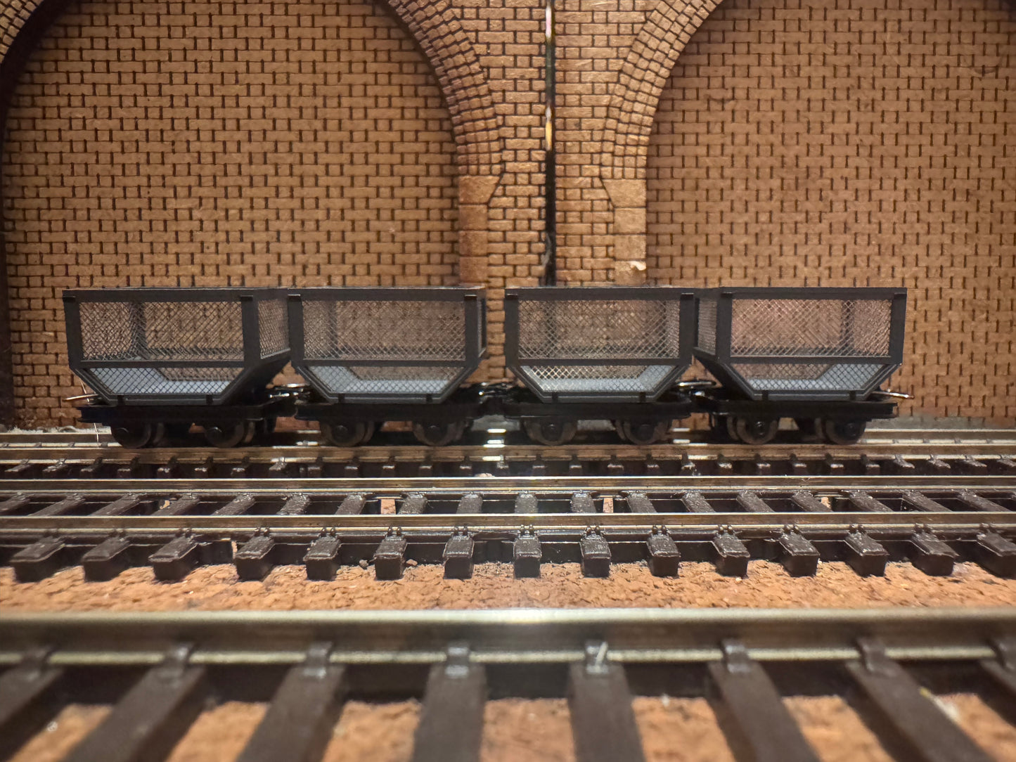 Minitrains 5123 (OO9 / HOe) X4 Modern Sugar Cane Wagons. 