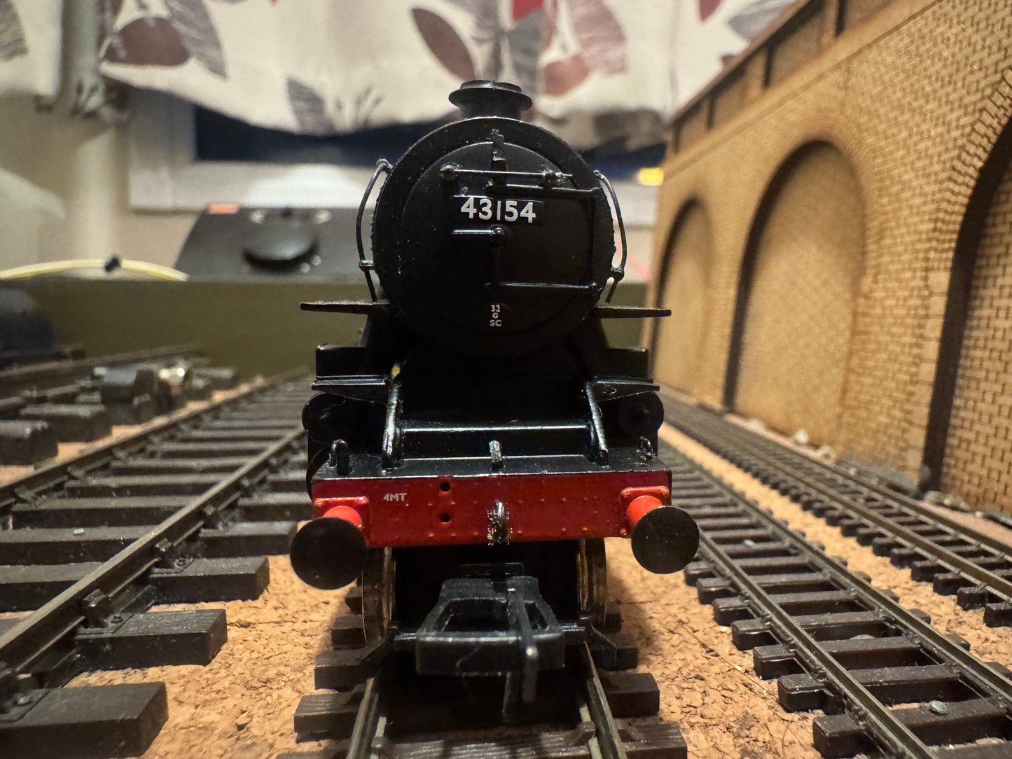 Bachmann 32-586DC (OO) British Railways [LMS] Ivatt 4MT ‘Fargo’ No.43154 with Whittaker Tablet Catcher in BR Lined Black. DCC Fitted. (Shed Code 32G, Melton Constable Depot) 