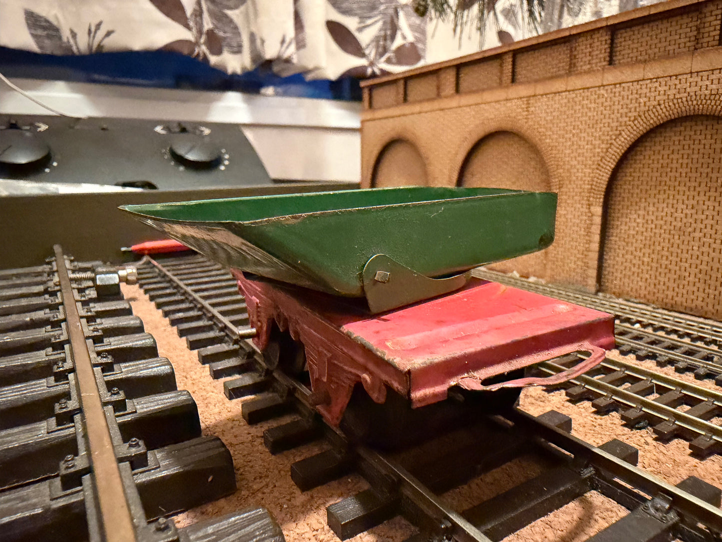Hornby Tinplate (O) Rotary Tipper Wagon 