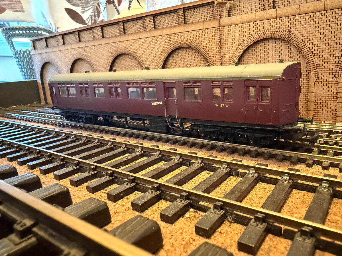 Airfix 54256 (OO) Ex GWR Auto-coach No.W187W in British Railways Unlined Maroon