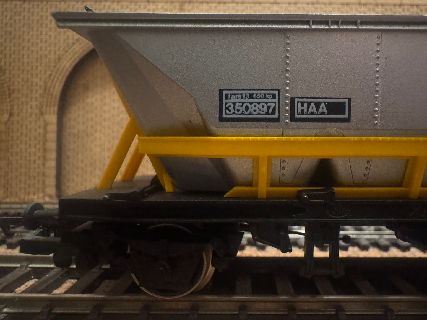 Hornby R.033 (OO) British Rail, Merry-Go-Round HHA Hopper Wagon No.350897 in BR Railfreight Coal Sector livery with real coal load. 