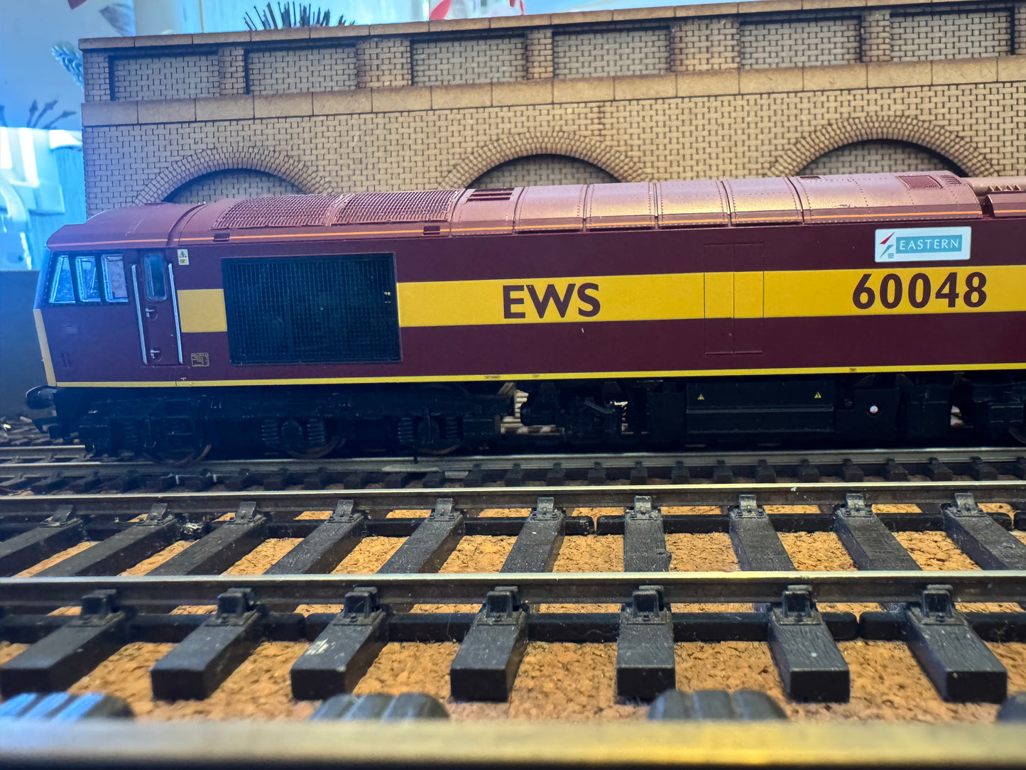 Hornby R2780XS (OO) Ex BR Class 60 No.60048 “Eastern” in EWS livery. DCC Sound Fitted 