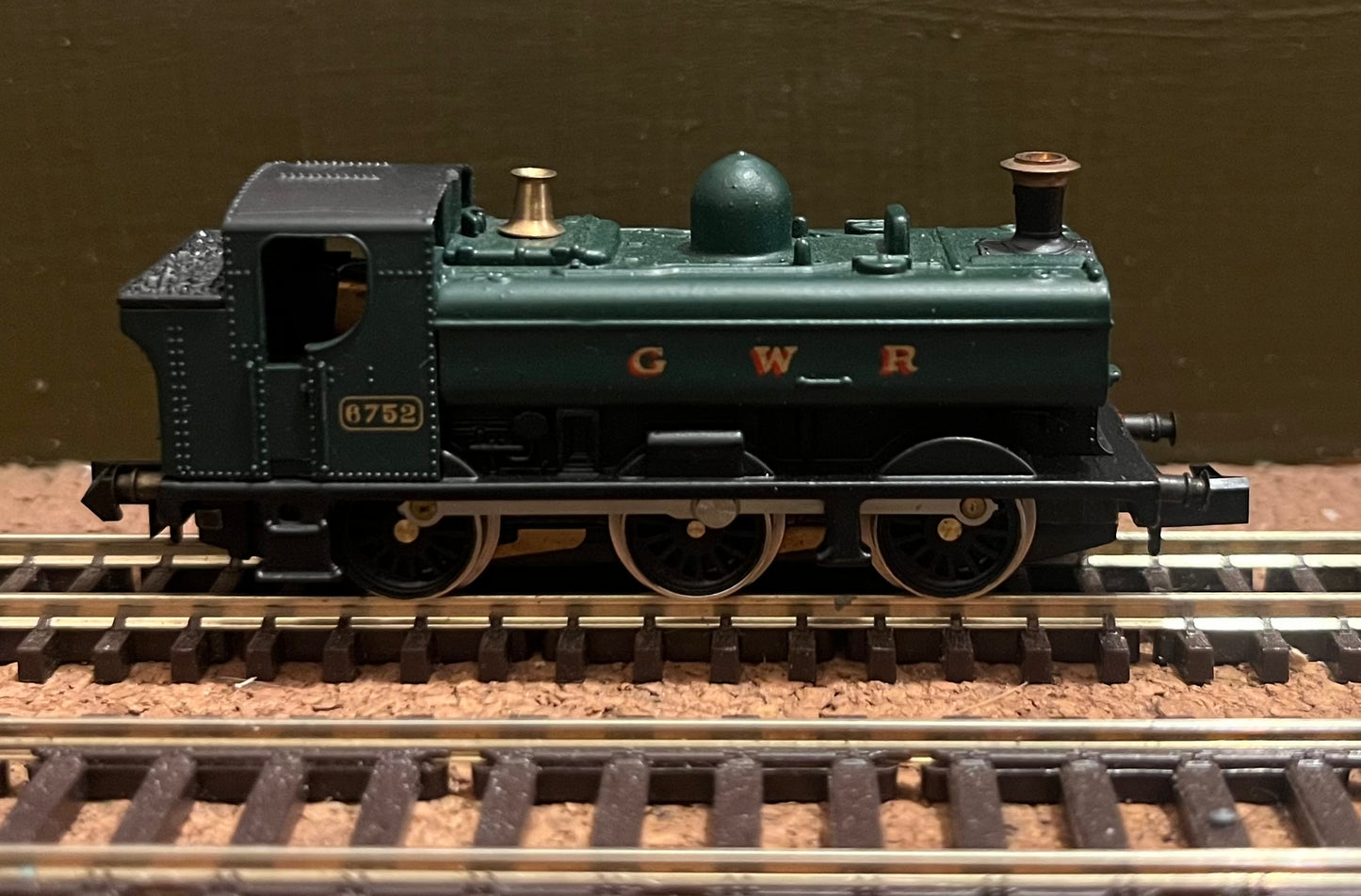 Graham Farish (N Gauge) Great Western Railway, 57xx No.6752 in Late GWR unlined Brunswick Green