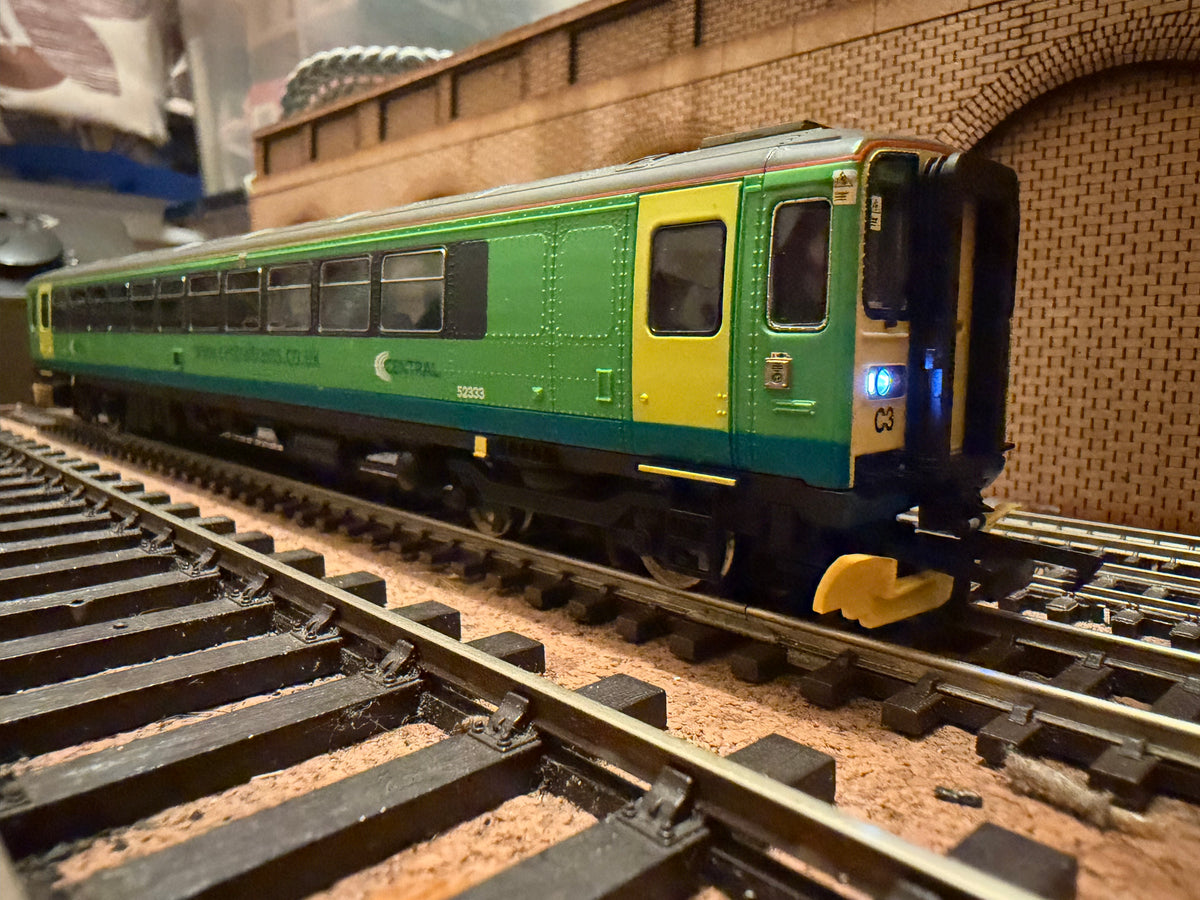 Hornby R2756 (OO) Ex British Rail Class 153 No.153333 in Central Trains Livery. DCC Ready 