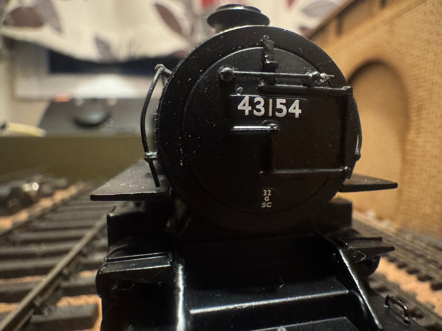 Bachmann 32-586DC (OO) British Railways [LMS] Ivatt 4MT ‘Fargo’ No.43154 with Whittaker Tablet Catcher in BR Lined Black. DCC Fitted. (Shed Code 32G, Melton Constable Depot) 