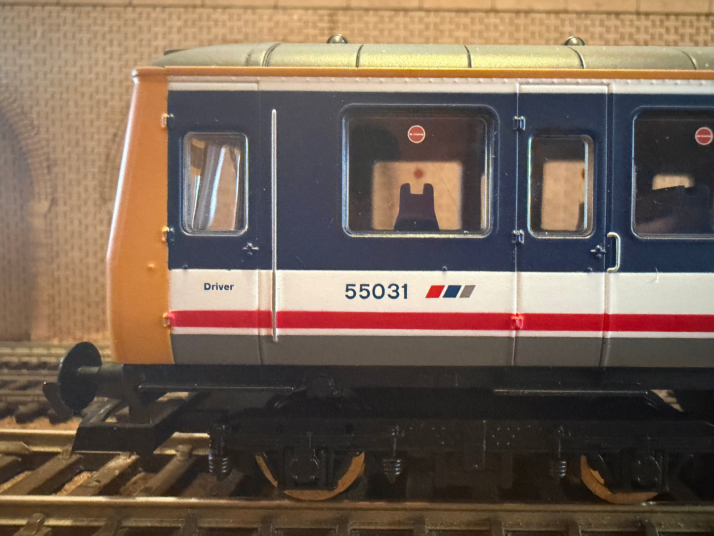 Hornby R2508 (OO) British Railways Class 121 ‘Bubble Car’ No.121031 in Network SouthEast Livery. DCC Ready 