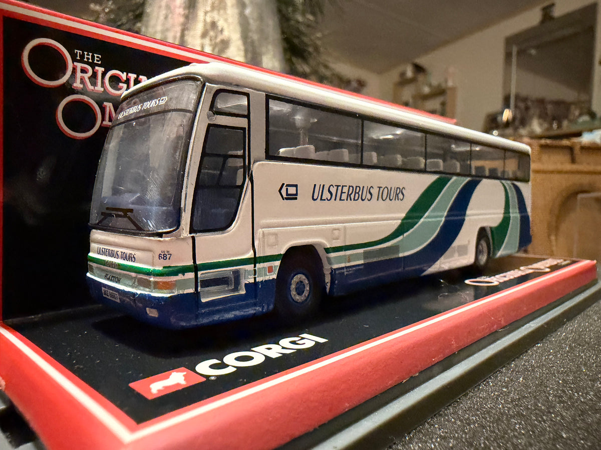 Corgi 43802 (1:76 / OO) Plaxton Volvo, Excalibur Coach, Registration JAZ 6687, in Ulsterbus Tours Livery. Limited edition No.469 of 5100 