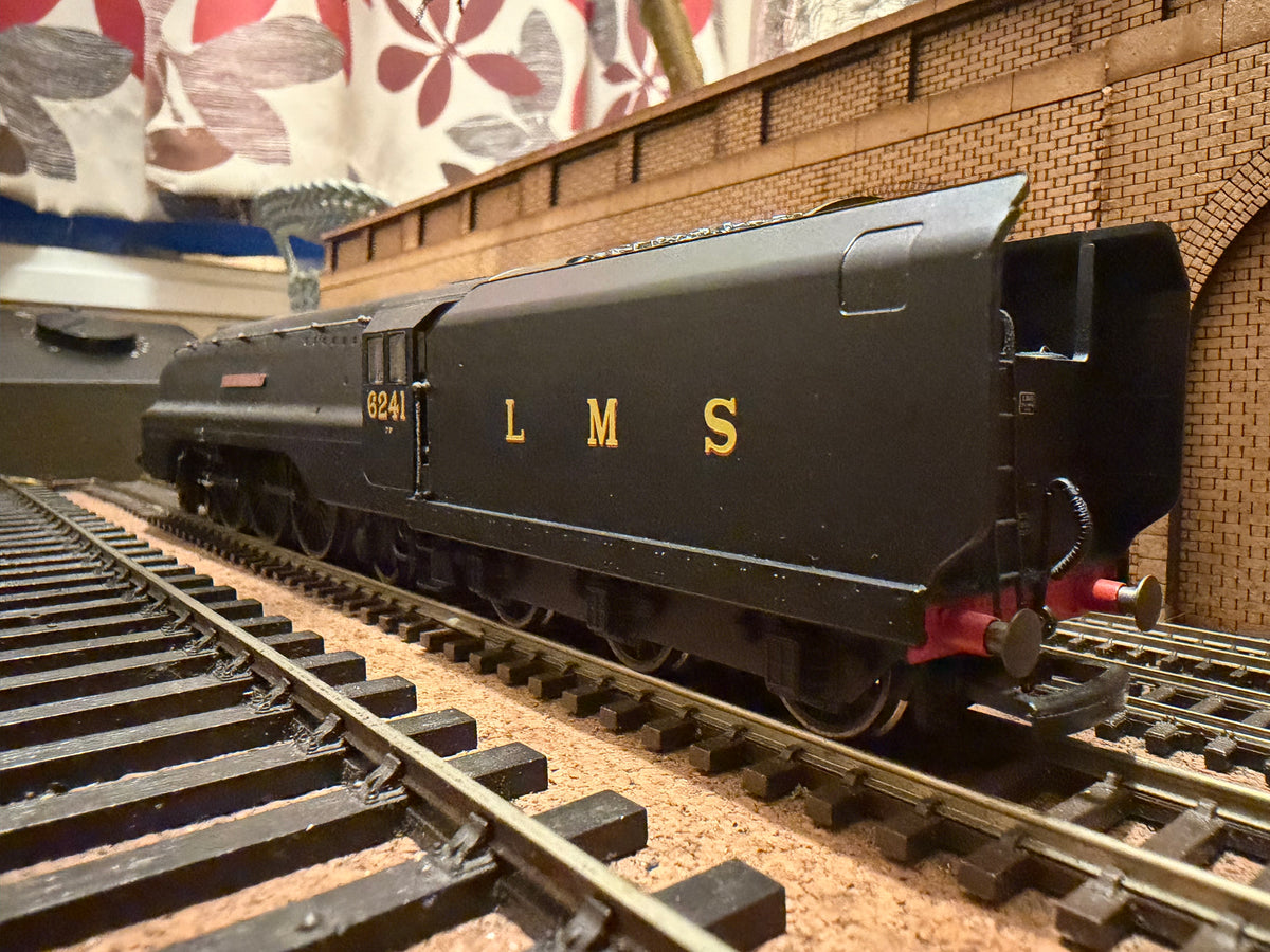 Hornby R2270 (OO) London Midland & Scottish Railway, 7P Streamlined ‘Princess Coronation’ No.6241 “City of Edinburgh” in LMS Wartime Black. DCC Ready 
