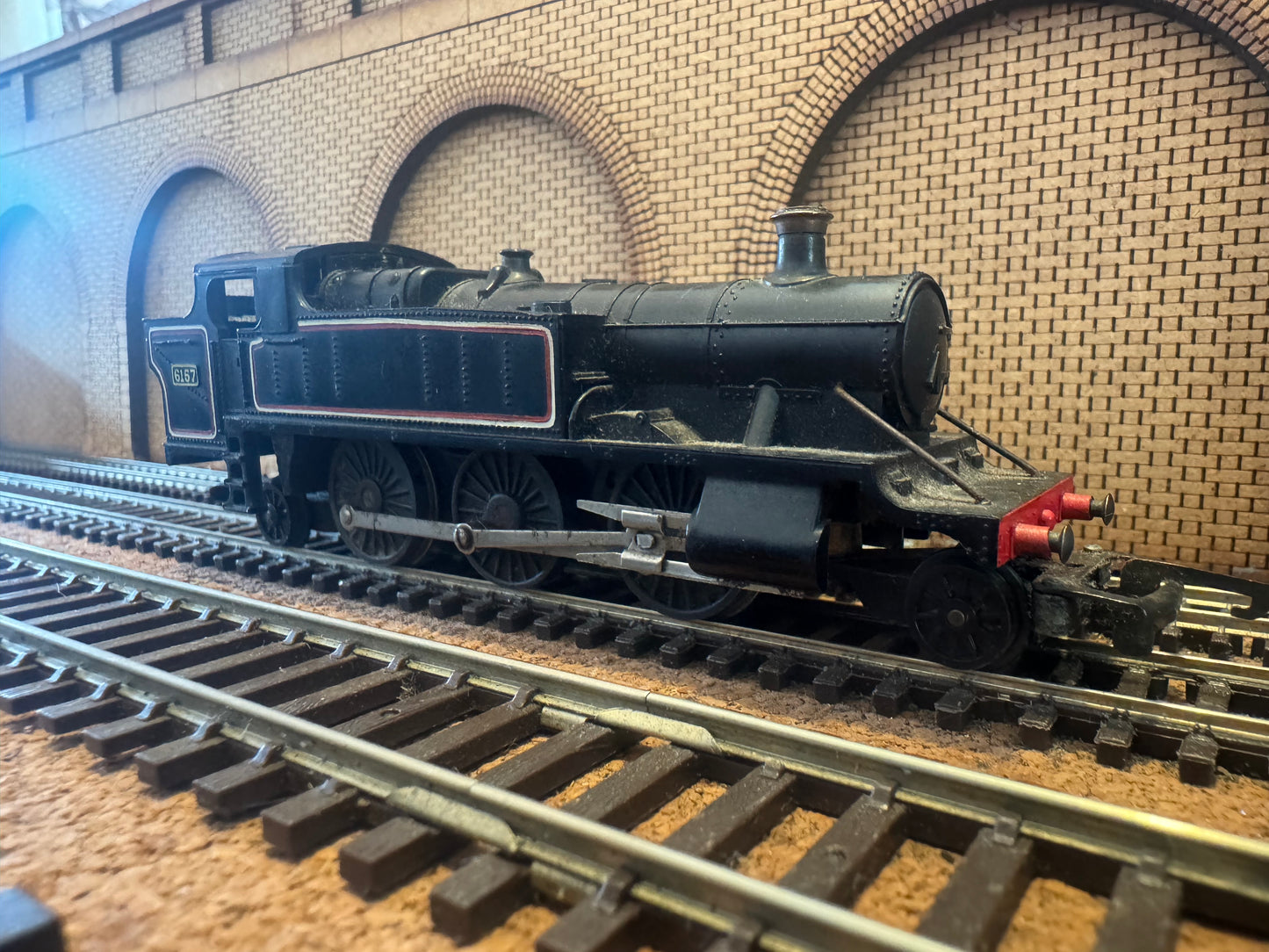 Tri-ang TT99 (TT) Ex GWR 41xx ‘Large Prairie’ No.6157 in Lined BR Black 