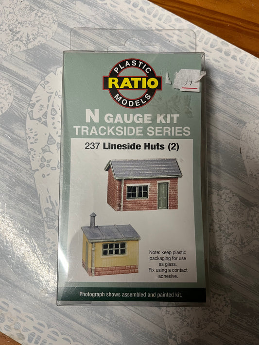 Ratio (N Gauge) Lineside Huts Kit