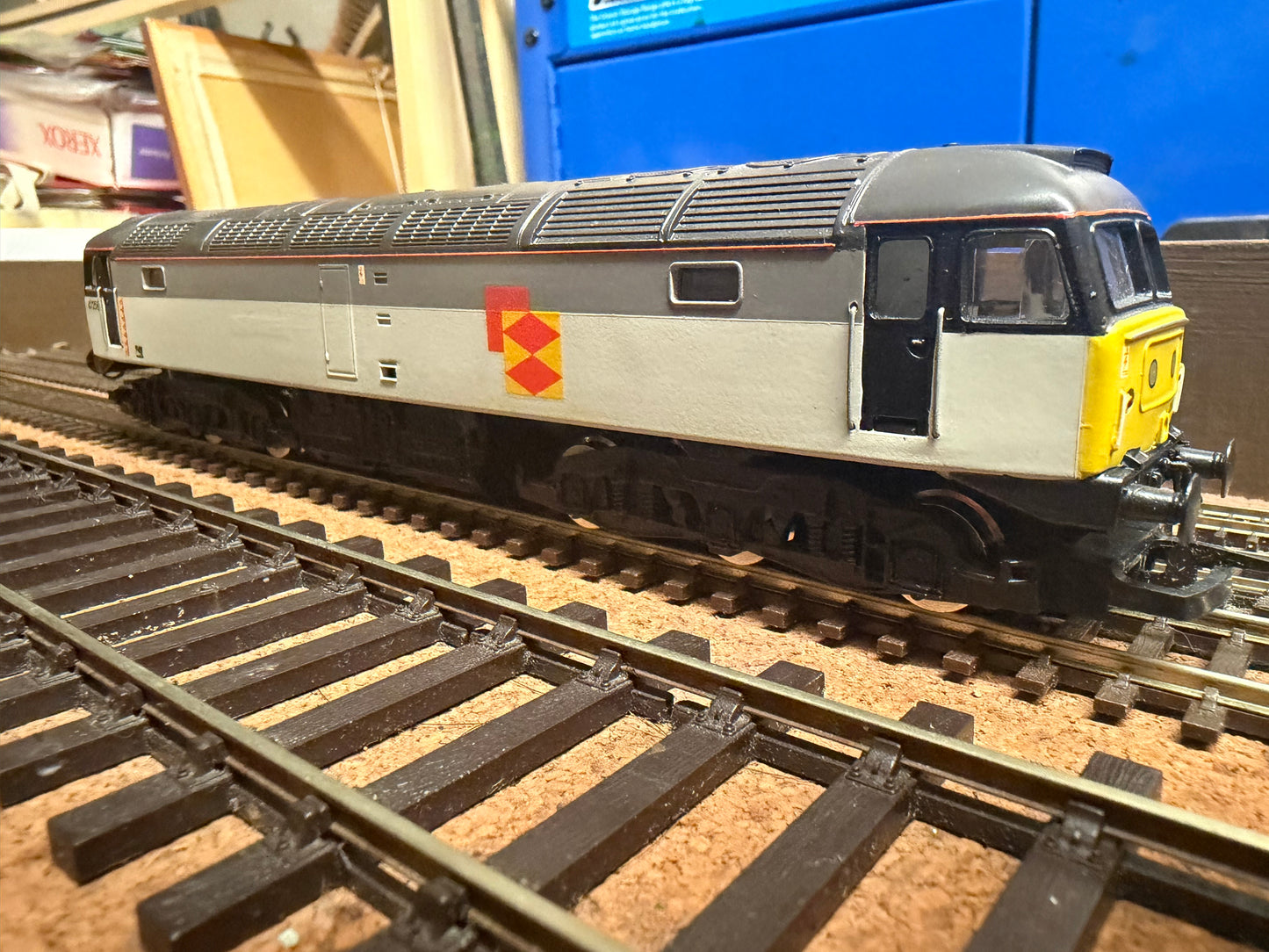 Hornby R.245 (OO) British Railways Class 47/0 No.47258 in British Rail Railfreight Distribution Livery