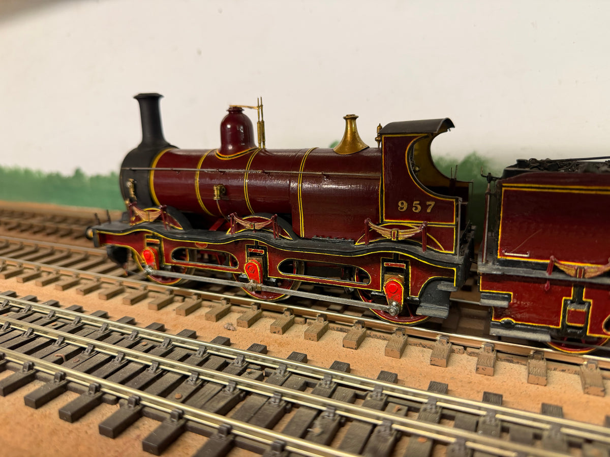 Slaters 7L007 (O gauge) Midland Railway ‘Kirtley’ Class 700 No.957 in Pre 1907 Lined Midland Railway Crimson Lake. 