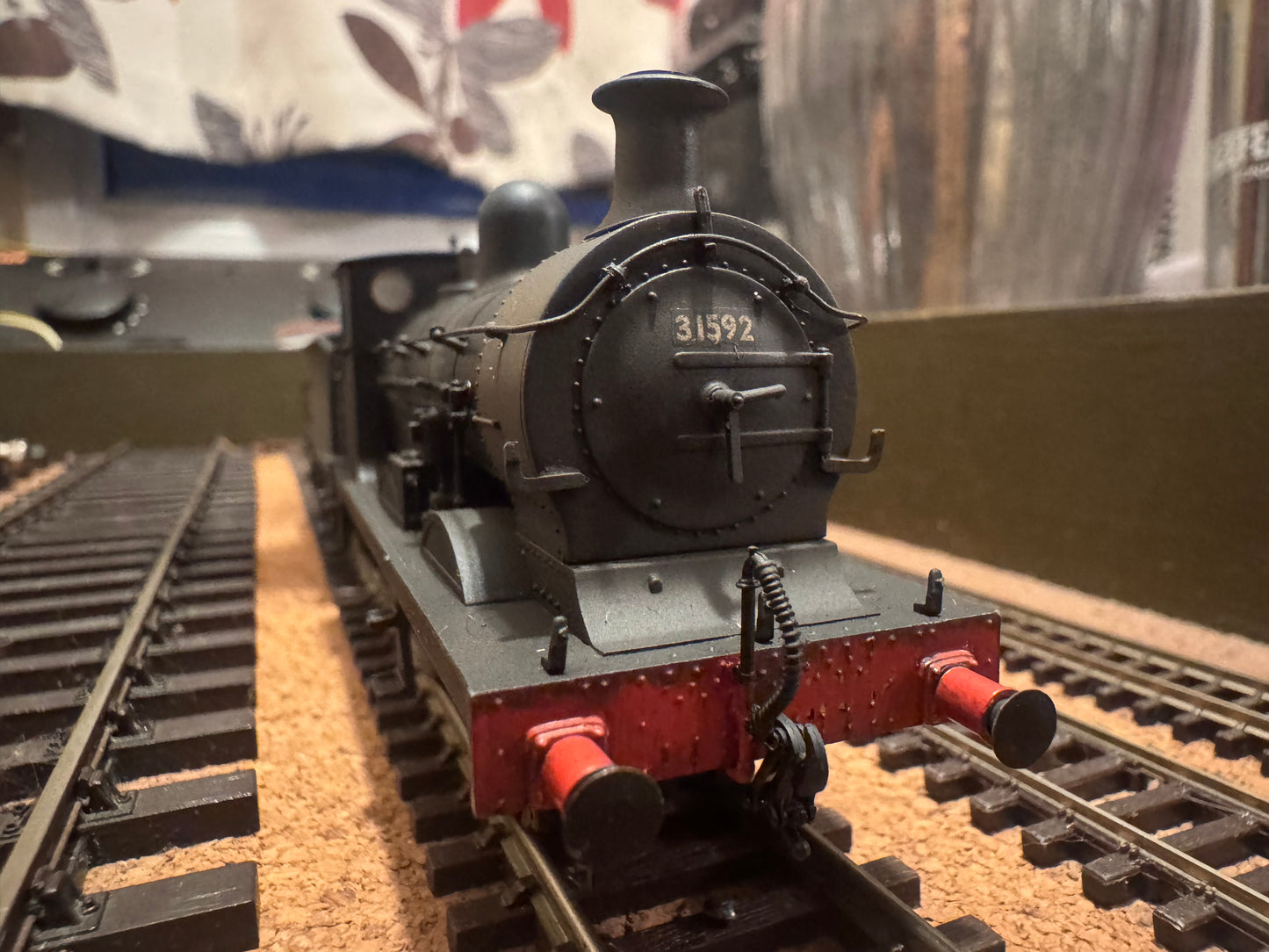 Bachmann 31-461 (OO) Ex SECR / SR C Class No.31592 in Heavily Weathered British Railways Unlined Black. DDC Ready 