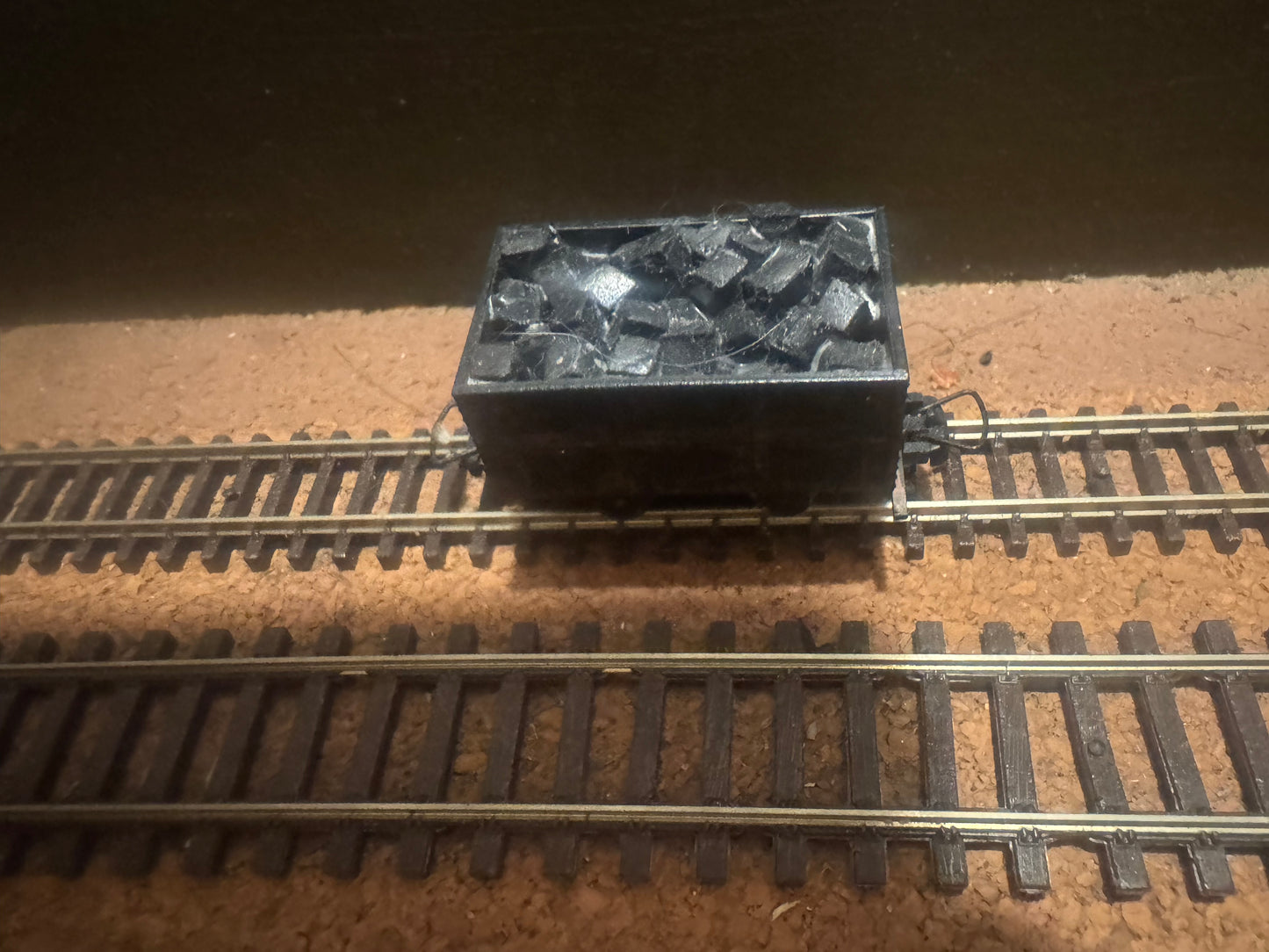 Roco RC34499 (HOe) Side Tipping Wagon No.00 Weathered and with load.