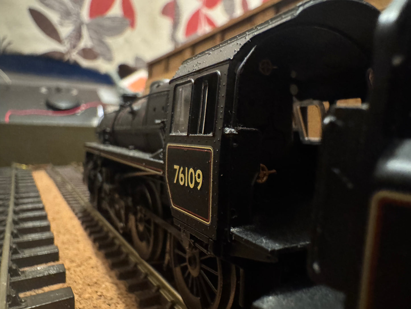 Bachmann 32-955 (OO) British Railways, Standard 4MT 2-6-0 No.76109 in Lined British Railways Black. (Shed Code 62A, Thornton Depot) DCC Ready 