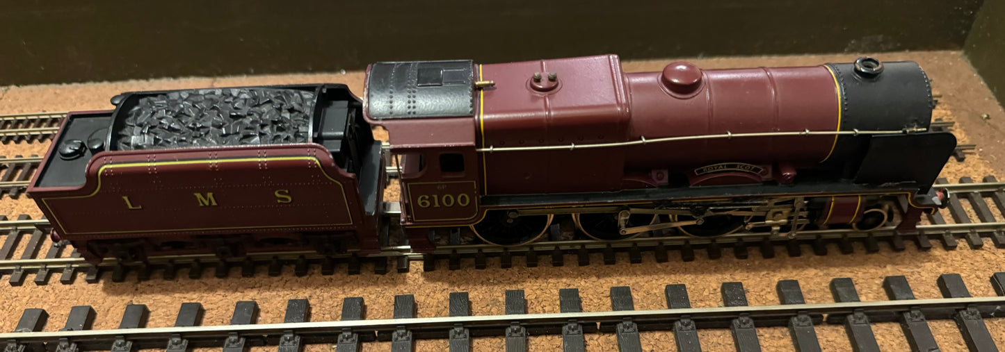 Wrenn (OO) London Midland & Scottish Railway, 6P No.6100 “Royal Scot” in LMS Crimson Lake.