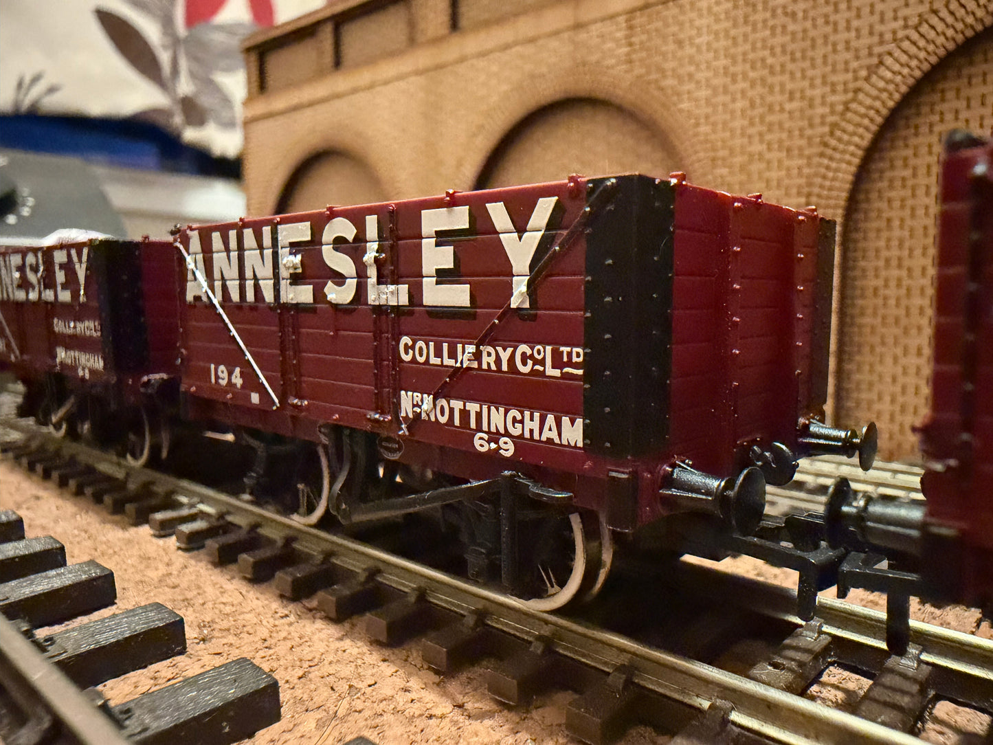 Bachmann 37-081X (OO) Annesley Colliery Company, Seven Plank Coal Wagon Triple Pack. Limited edition 
