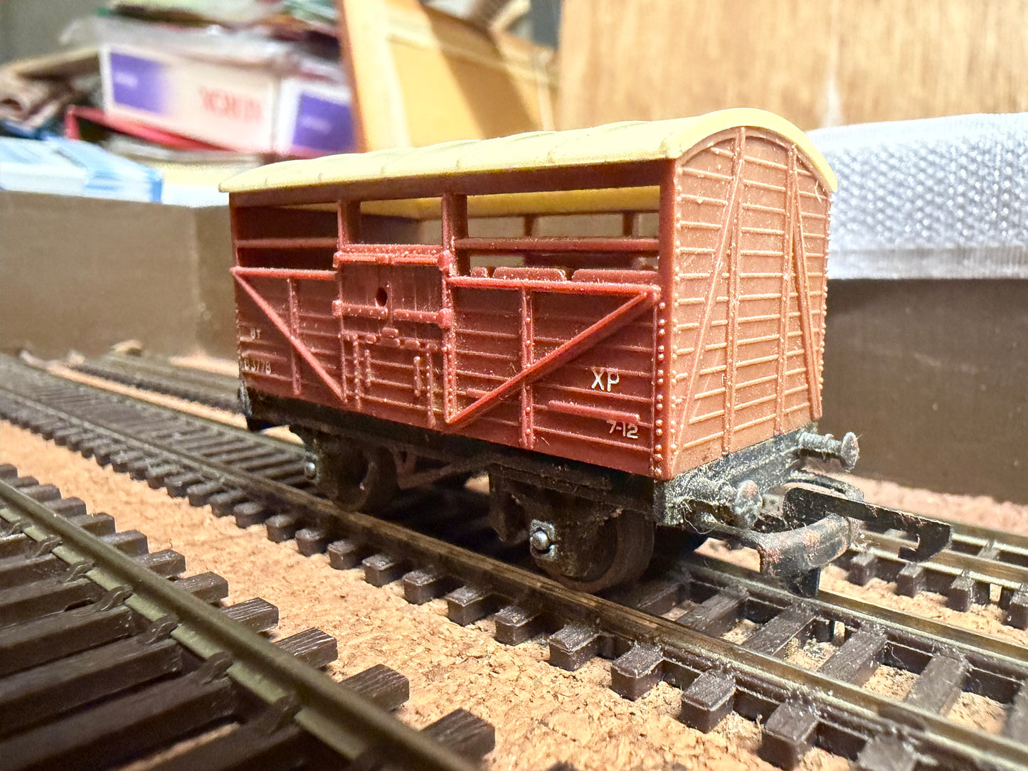 Tri-ang T.77 (TT) British Railways 8T Cattle Wagon No.B3778 in BR Bauxite 