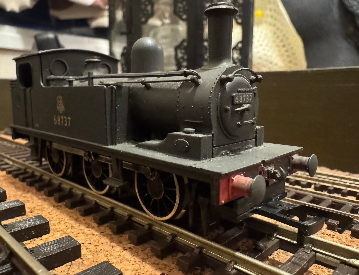 Bachmann 31-055A (OO) Ex NER / LNER Class J72, No.68737 In Weathered British Railways Unlined Black. 