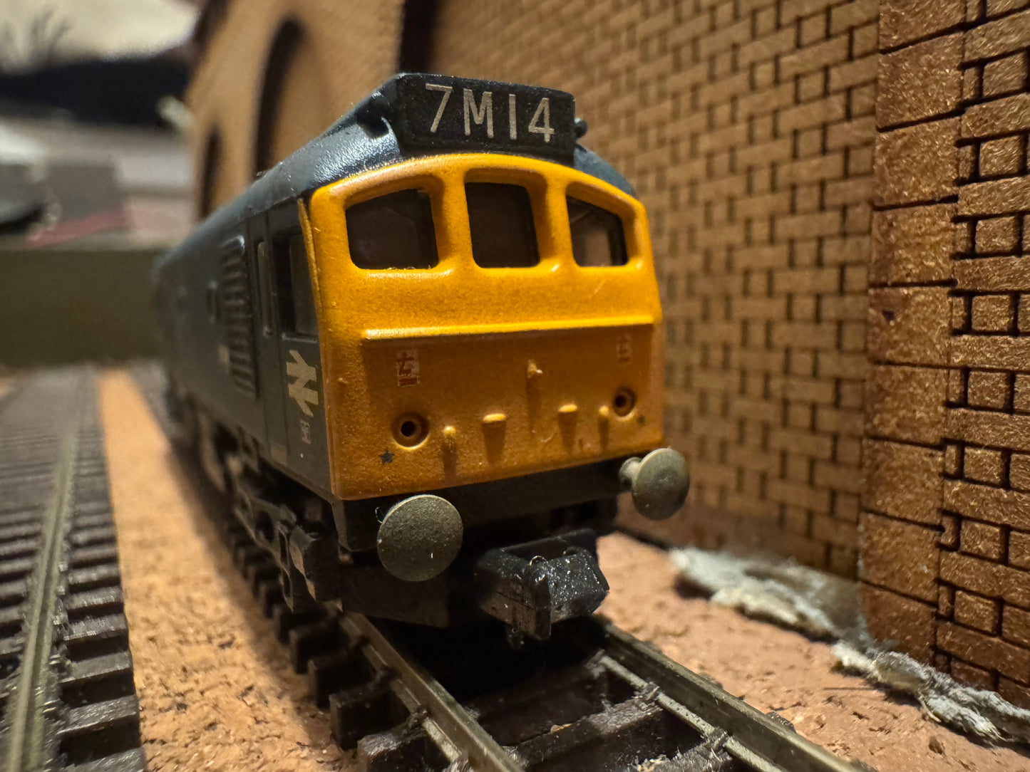 Graham Farish 371-076 (N Gauge) British Railways Sulzer Type 2 (25/3) No.D7667 in Pre-TOPS British Rail Blue 