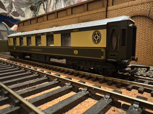 Hornby Railroad R4312 (OO) Pullman Class K, First Class Parlour Car in Pullman Car Company Livery 