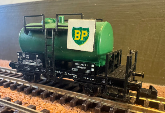 Fleischmann 8402 (Euro N Gauge / 1:160) Deutsche Bahn / British Petroleum Kesselwagen No.000 2 797 - 7.. 