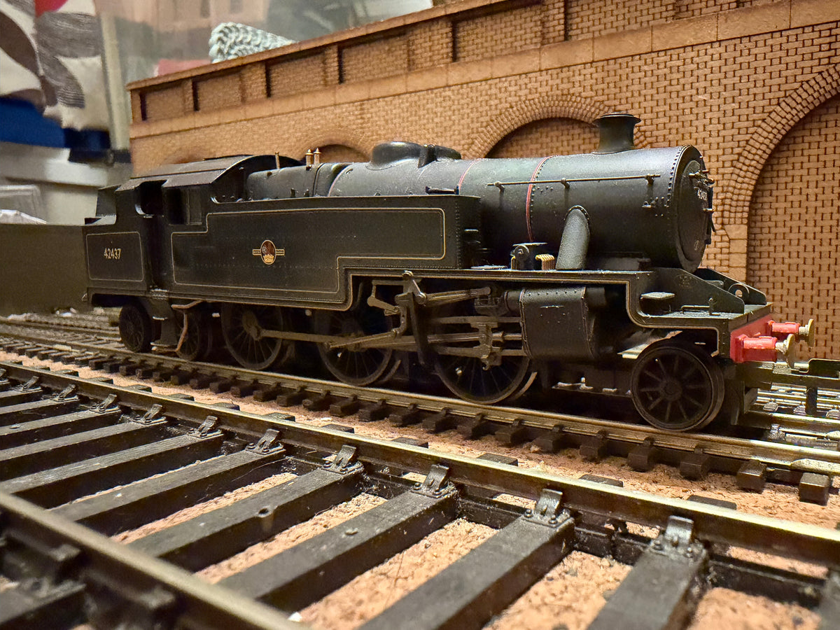 Hornby R2637X (OO) Ex LMS ‘Stanier’ 4P Two Cylinder No.42437 In lightly weathered British Railways Lined Black. (Shed Code 15E, Leicester Great Central Depot). DCC Fitted. 