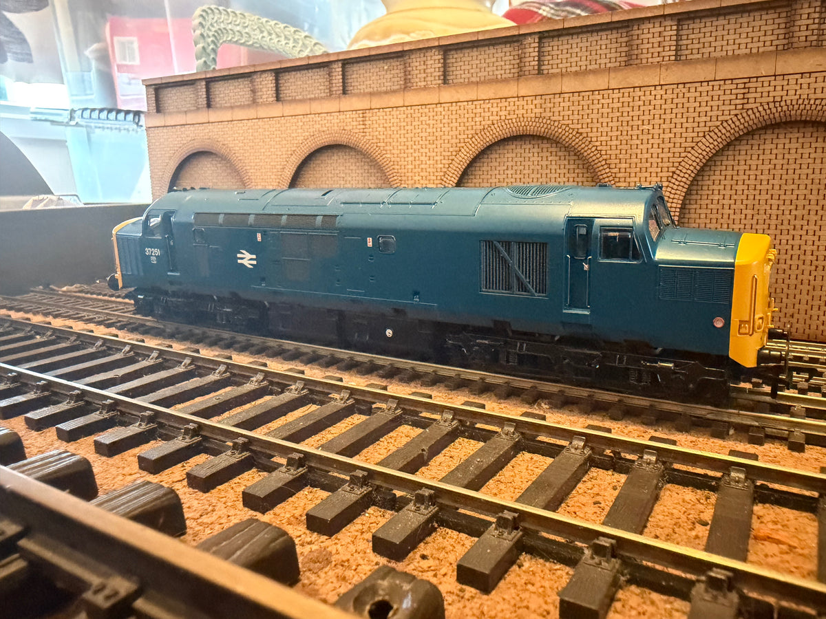 Bachmann 32-781 (OO) British Railways Class 37/0 No.37251 in British Rail Blue. DCC Ready 