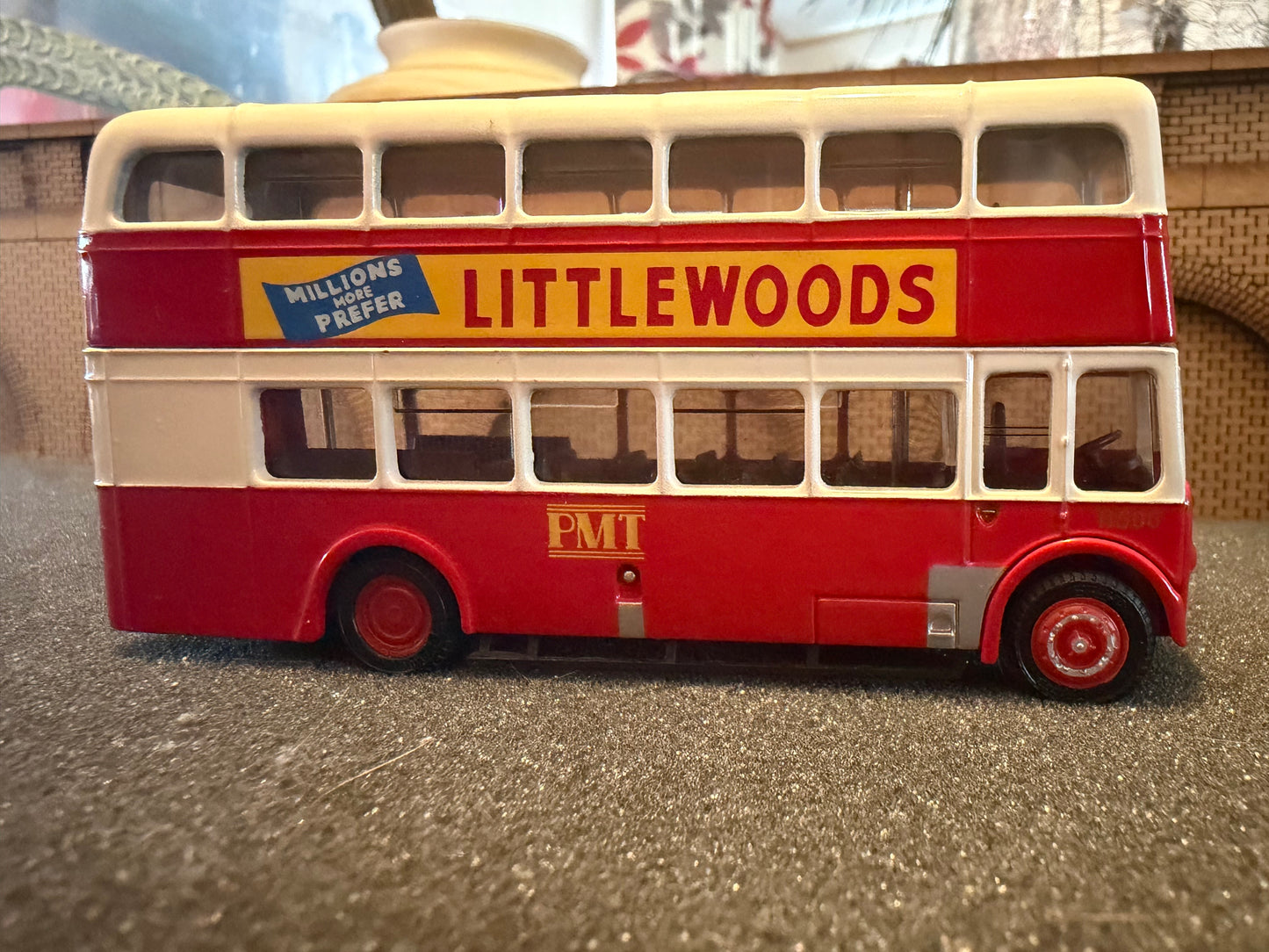 EFE 19802 (1:76/ OO) Daimler CVG6 Double Decker Bus, Fleet Number H500 in Potteries Motor Transport Livery