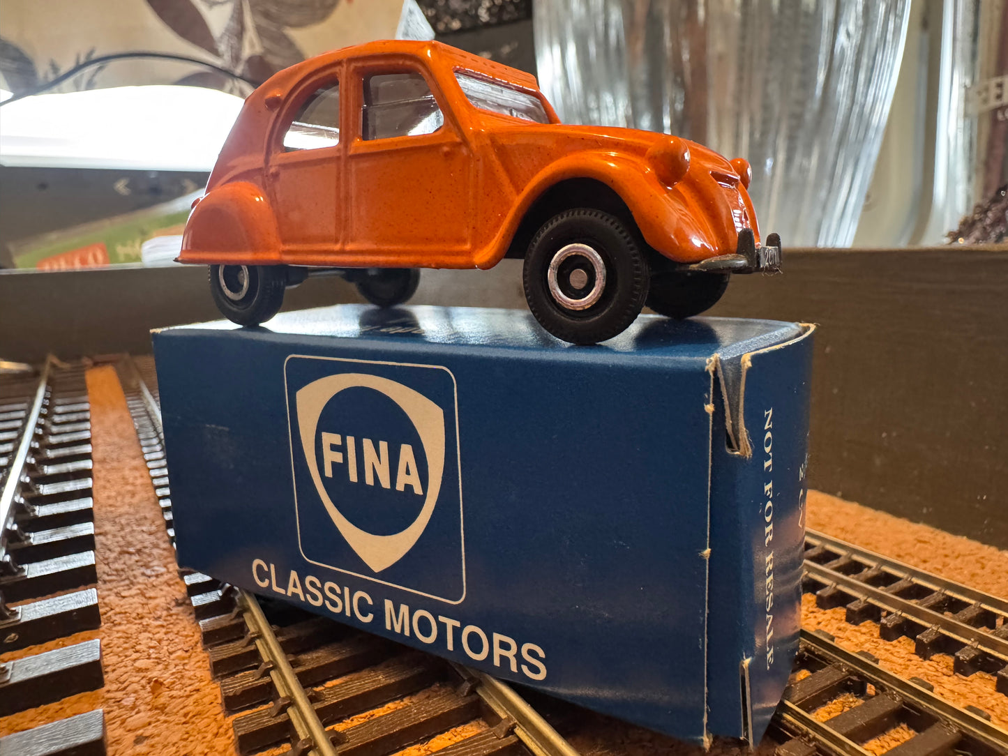 Corgi / FINA (O / 1:43) Citroen 2CV 
