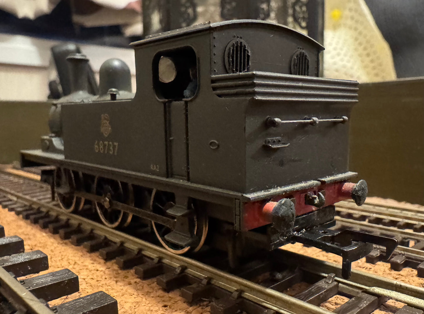 Bachmann 31-055A (OO) Ex NER / LNER Class J72, No.68737 In Weathered British Railways Unlined Black. 