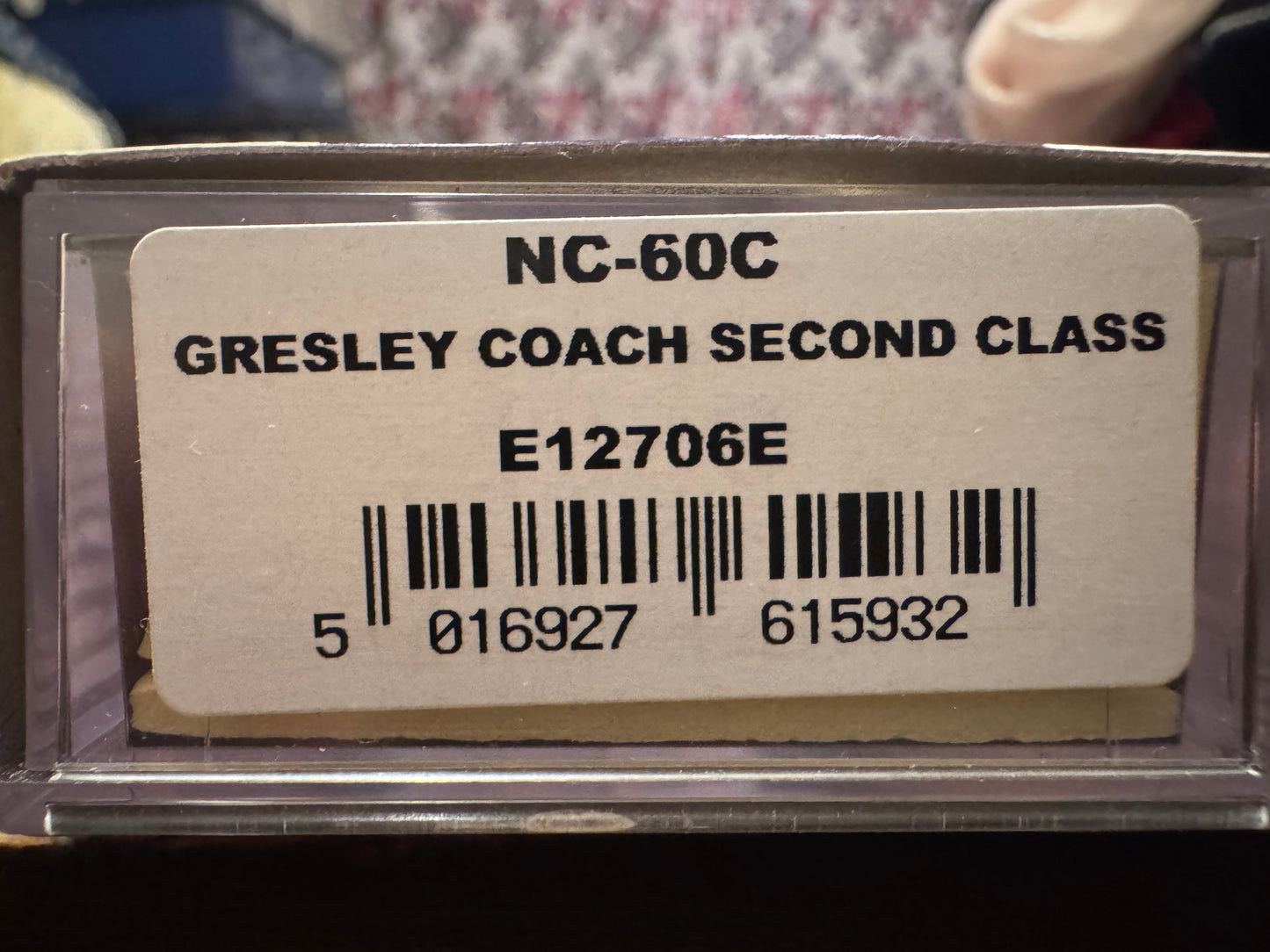 Dapol NC-60C (N Gauge) Ex LNER ‘Gresley’ Corridor Second No.E12706E in British Railways Blood and Custard Livery 