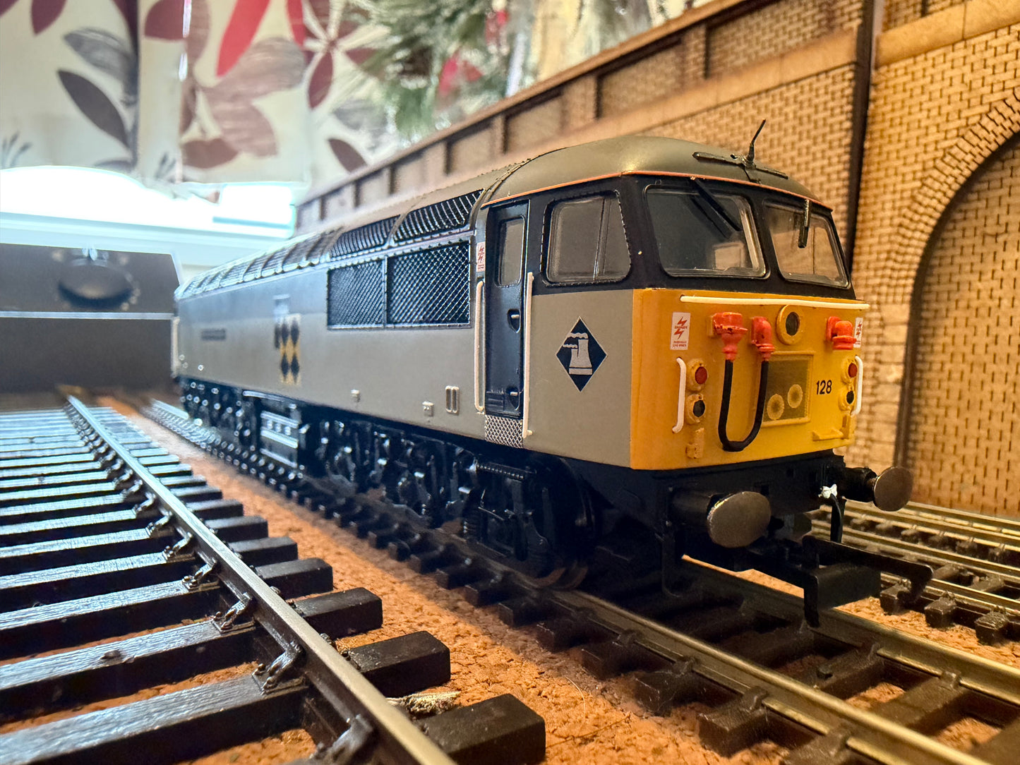 Hornby R2647X (OO) British Rail Class 56 ‘Grid’ No.56128 “West Burton Power Station” in BR Railfreight Coal Sector Livery. DCC fitted 