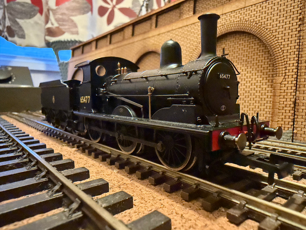 Hornby R3415 (OO) Ex GER / LNER J15 No.65477 in British Railways Unlined Black. (Shed Code 31A, Cambridge Depot) DCC Ready. 