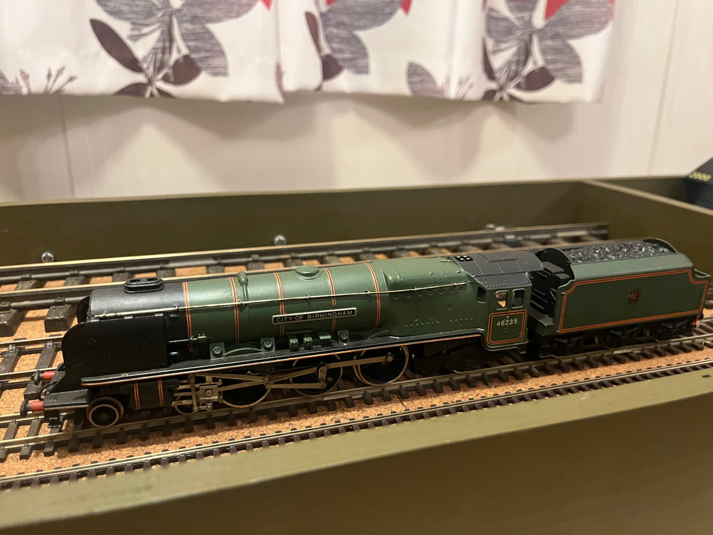 Wrenn (OO) EX LMS 8P ’Duchess’ No.46235 “City of Birmingham” in British Railways Lined Brunswick Green.