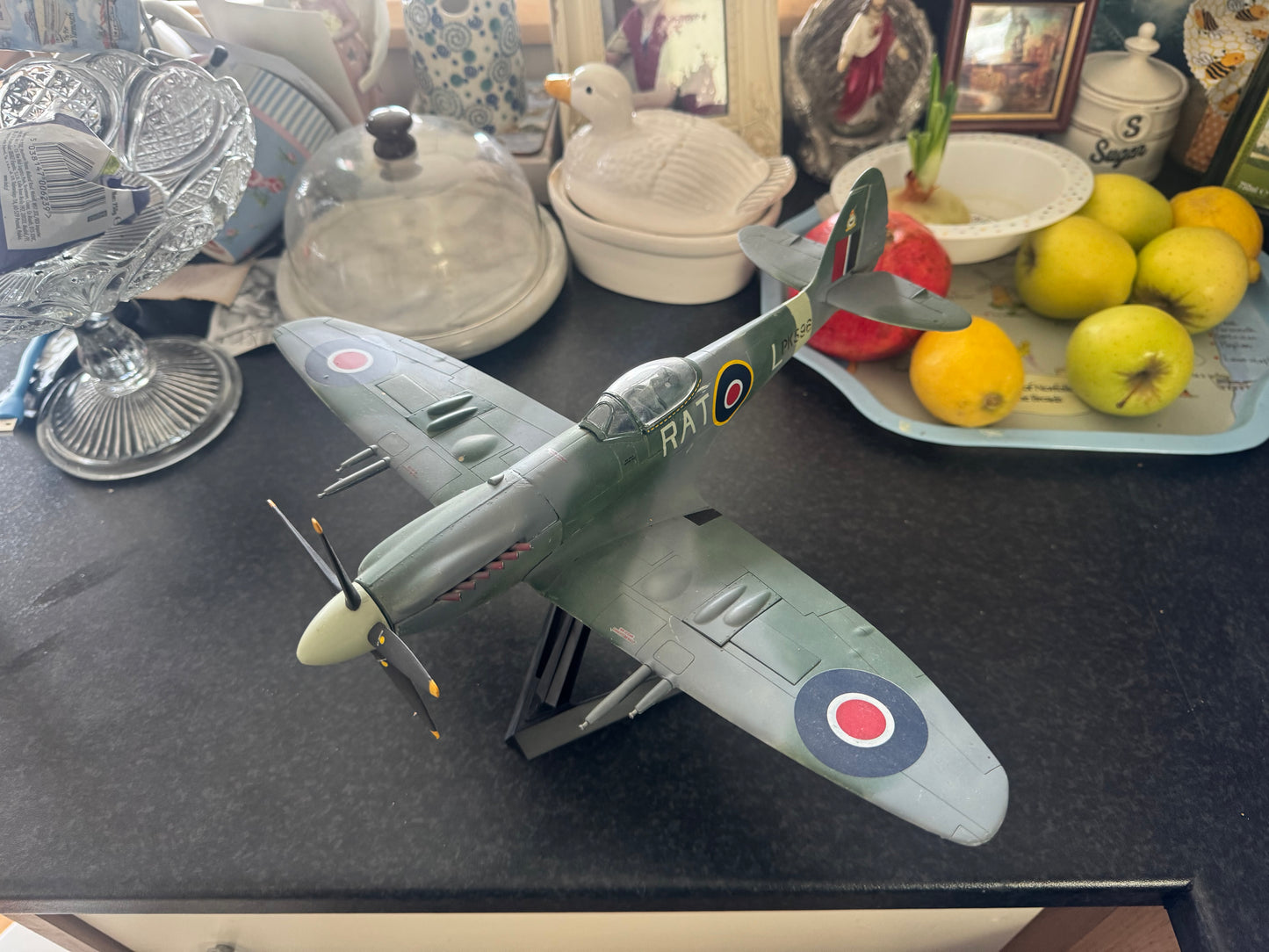Revell 07404 (1:32 scale) Supermarine Spitfire MK22 PK596 RAT-L of 613 Squadron RAF ‘City of Manchester Squadron’ 