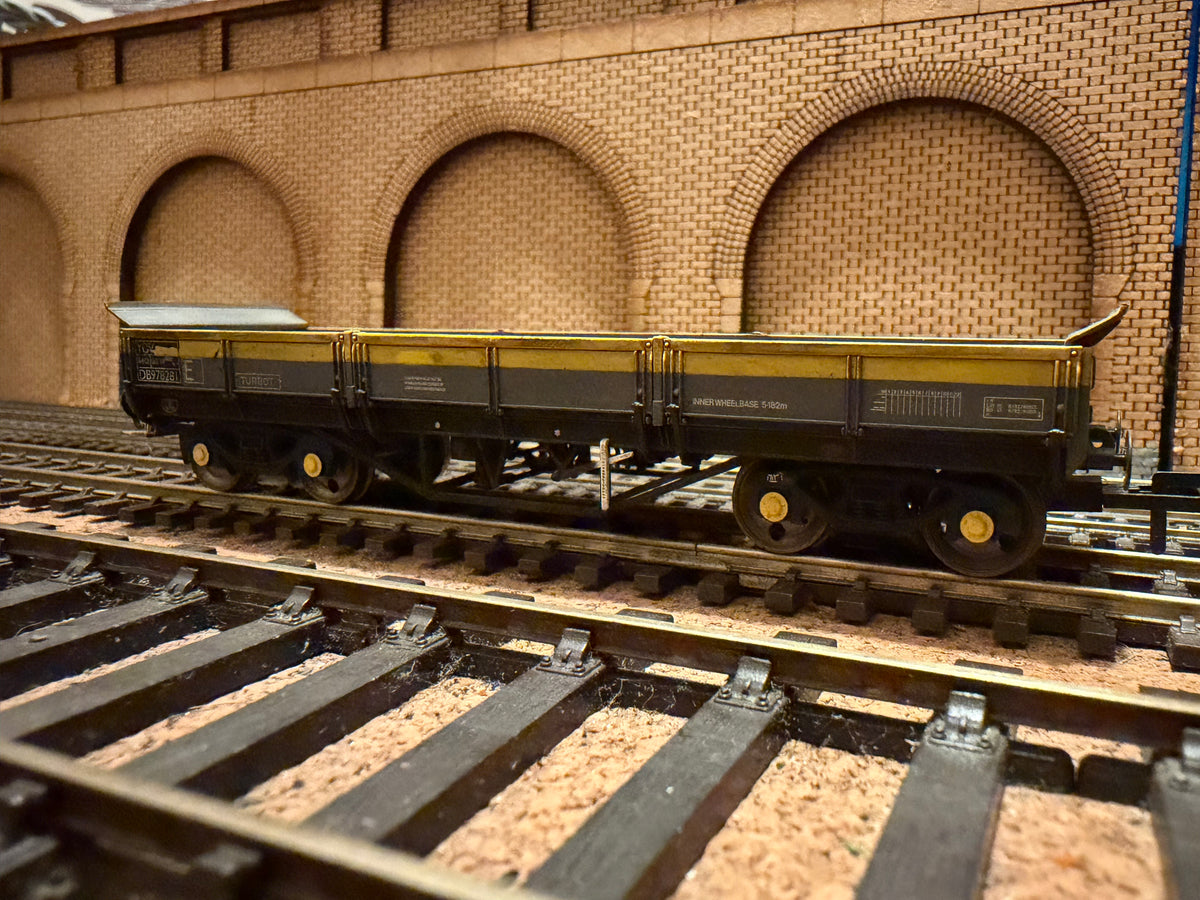 Dapol 4F-043-013 (OO) British Rail, YCV ‘Terbot’ Wagon No.DB978281 in weathered BR Civil Engineer ‘Dutch’ Livery 