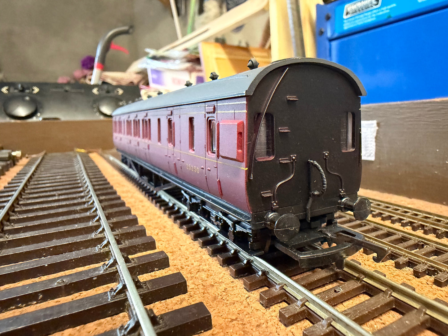 AirFix GMR 54253-9 (OO) London Midland & Scottish Railway, 57Ft Non Corridor Lavatory Brake Third Suburban No.25250 in LMS Maroon.