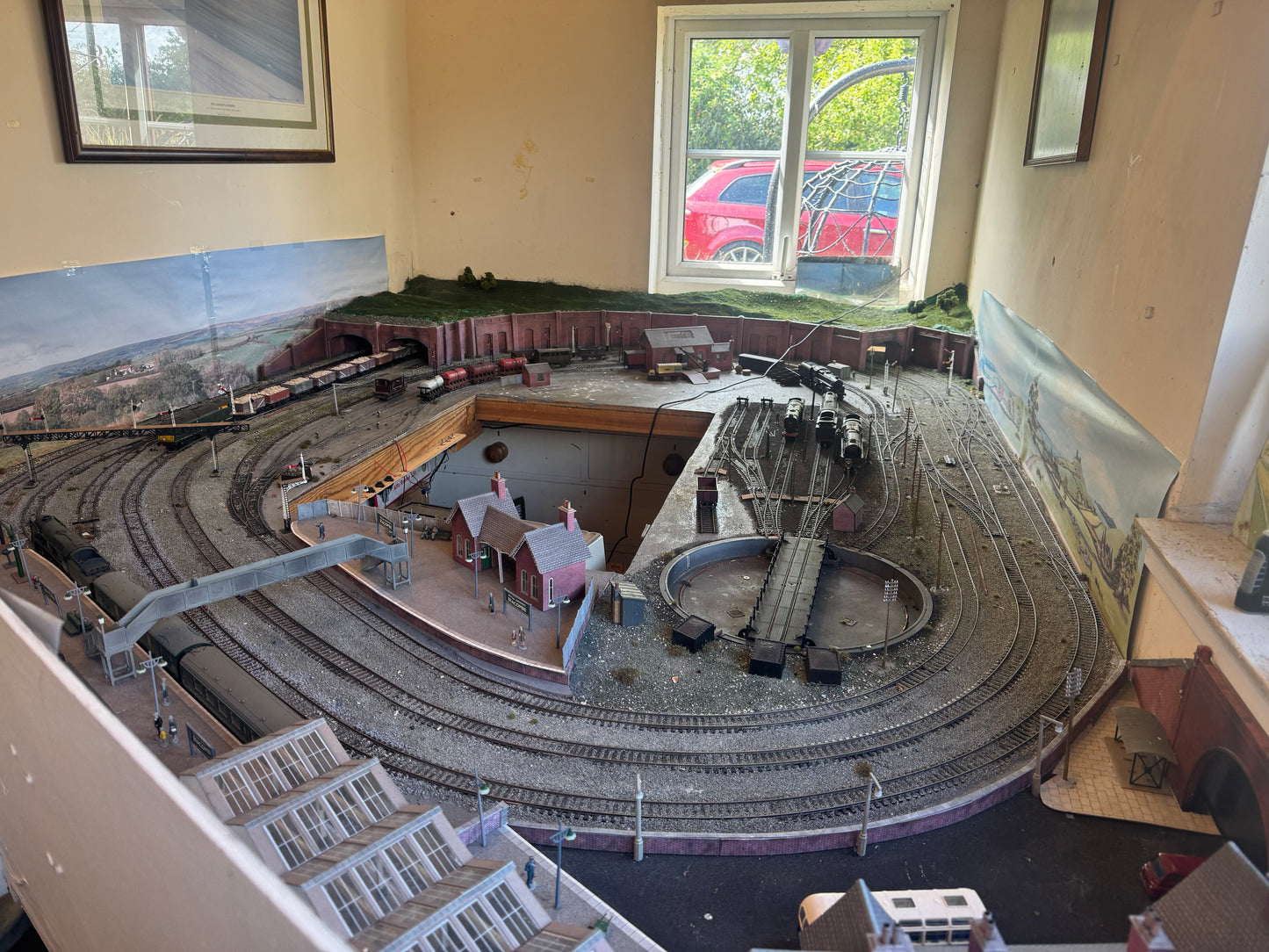 “Becombe” 8ft by 6ft OO Model Railway 