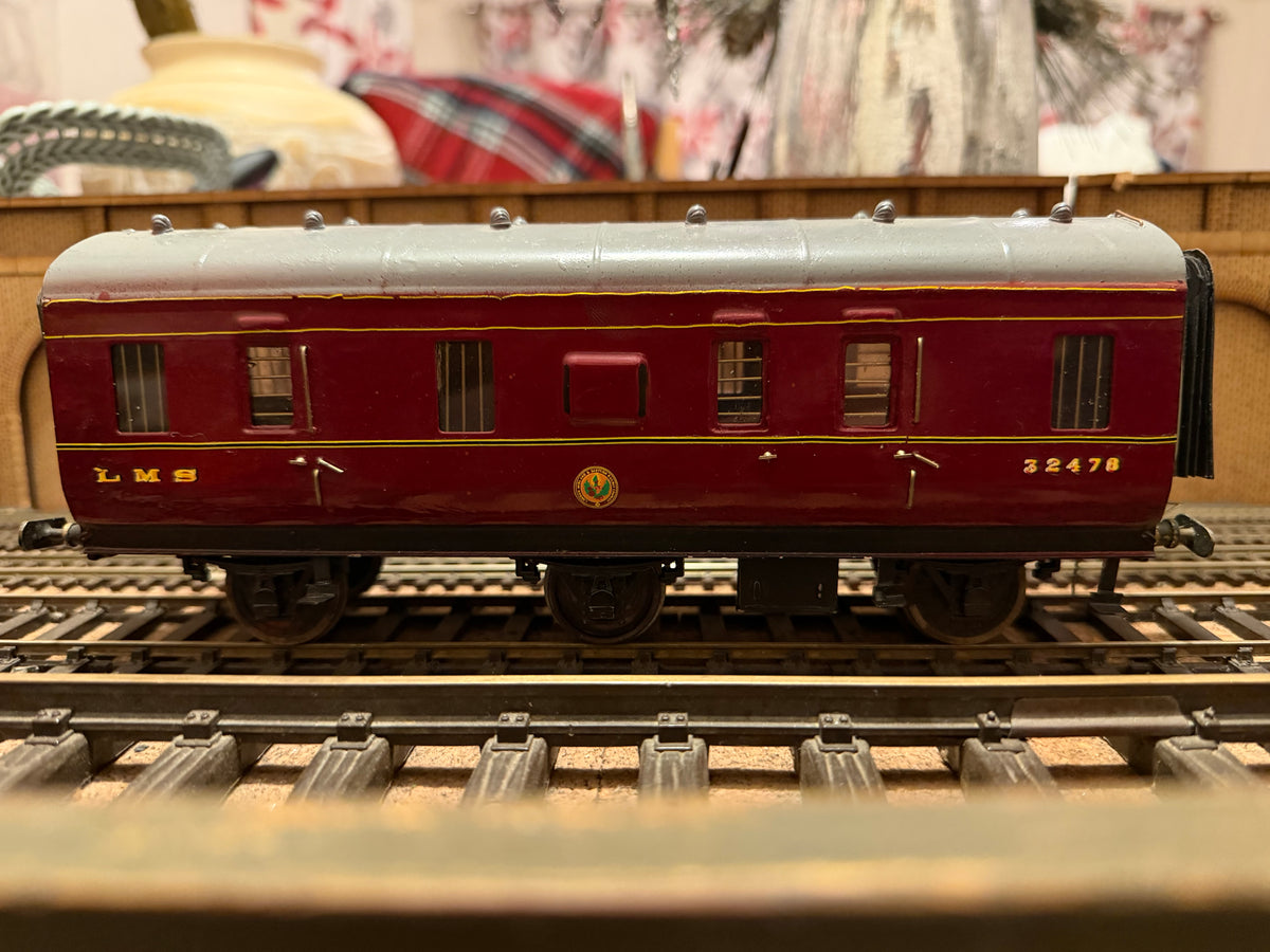 Westdale / Scratch Built (O Gauge) London Midland & Scottish Railway, ‘Stainer’ Stove R / Six Wheeled Baggage Gangwayed Brake No.32478 in LMS Lined Crimson 