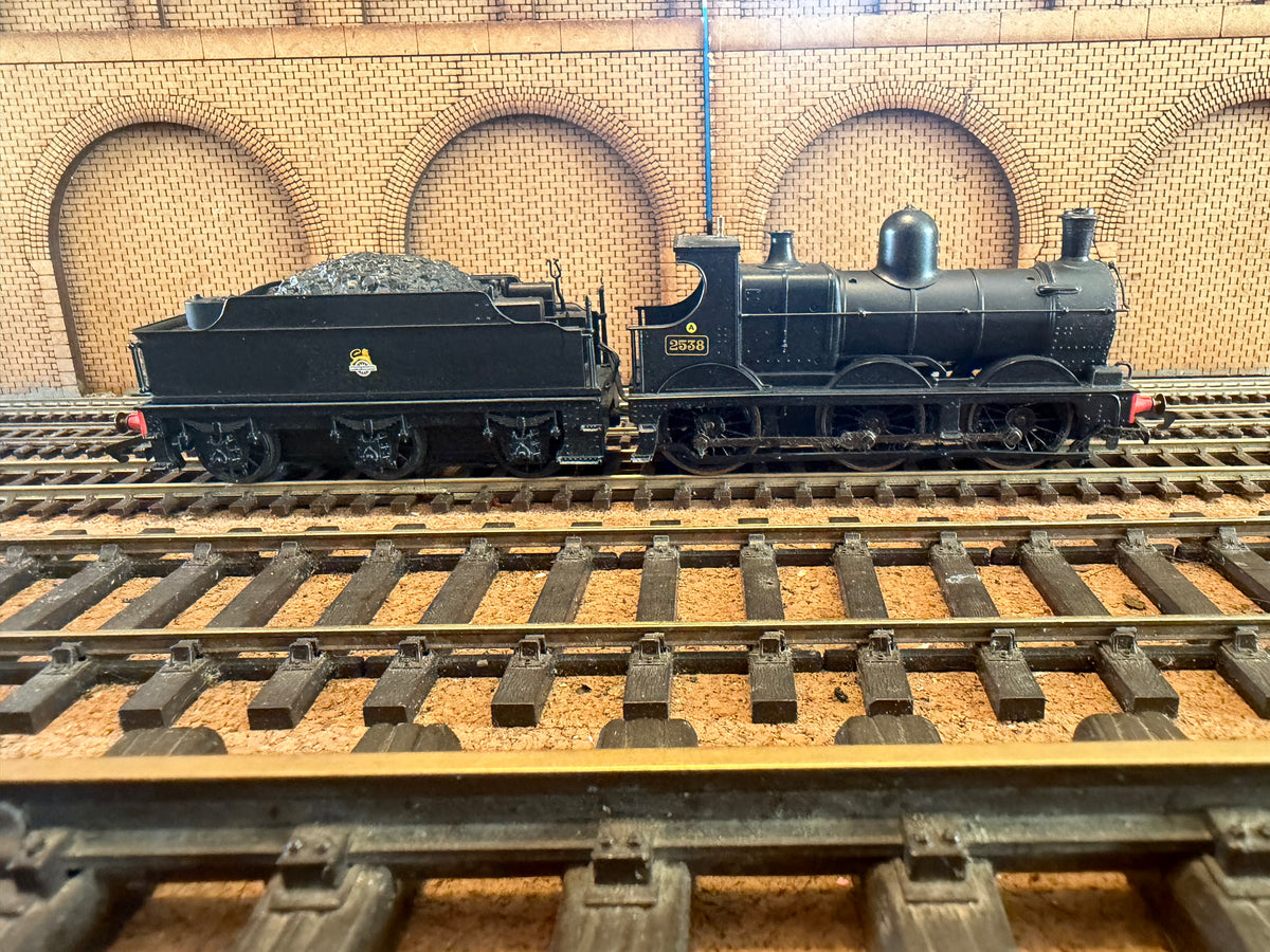 Hornby R2275A (OO) Ex GWR 2301 Class No.2528 in British Railways Unlined Black. (Shed Code, 89A Oswestry Depot) 
