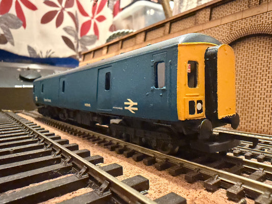 Lima / Unknown L204623 (OO) British Railways, Gloucester Railway Carriage and Wagon Company Parcels Unit [Class 128] No.M55992 in pre TOPS British Rail Blue. Unfinished Project 