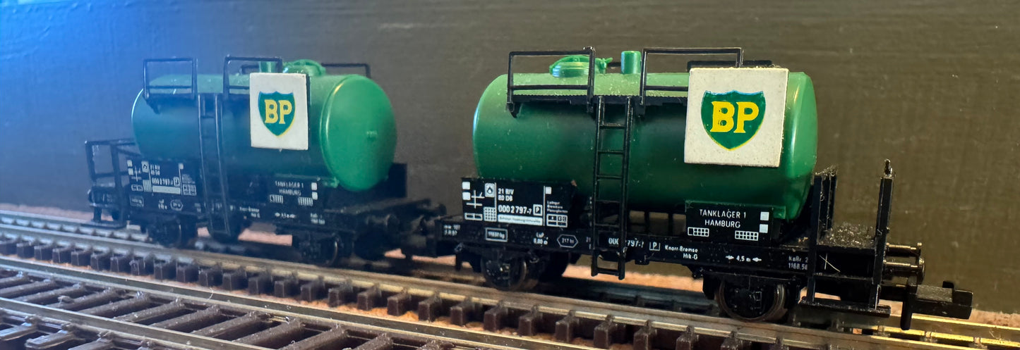 Fleischmann 8402 (Euro N Gauge / 1:160) Deutsche Bahn / British Petroleum Kesselwagen No.000 2 797 - 7.. 