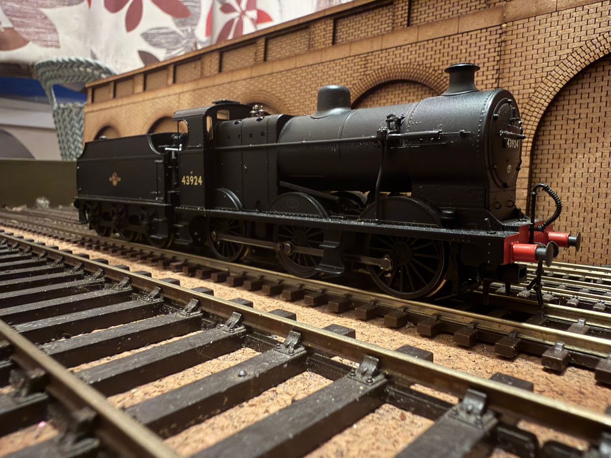 Bachmann 31-882 (OO) Ex MR / LMS, ‘Fowler’ 3835 Class / 4F No.43924 in British Railways Unlined Black. (Shed Code 82E, Bristol Barrow Road Depot) DCC Ready 