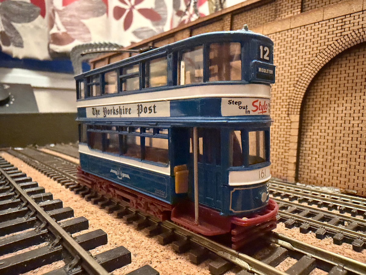 EFE E14301 (OO / 1:76) Horsefield Tram No.161 in Leeds City Transport Livery 